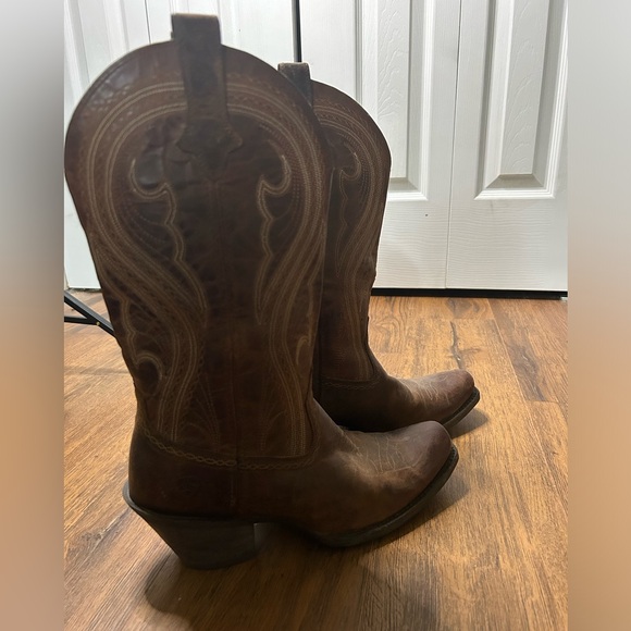 Ariat Shoes - Ariat Women’s Lively Western Boot size 10